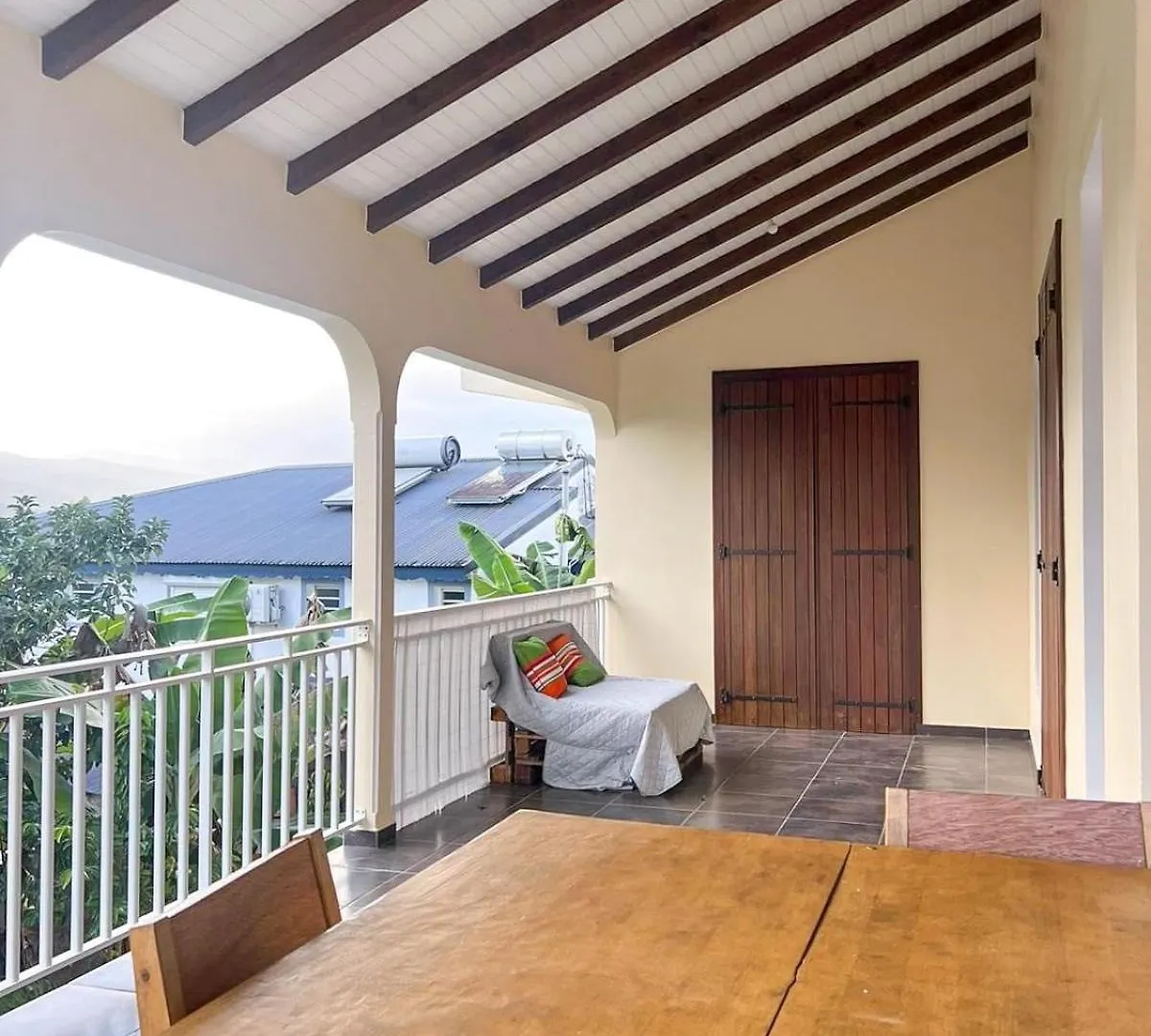 Villa Vato Lamentin 0*,