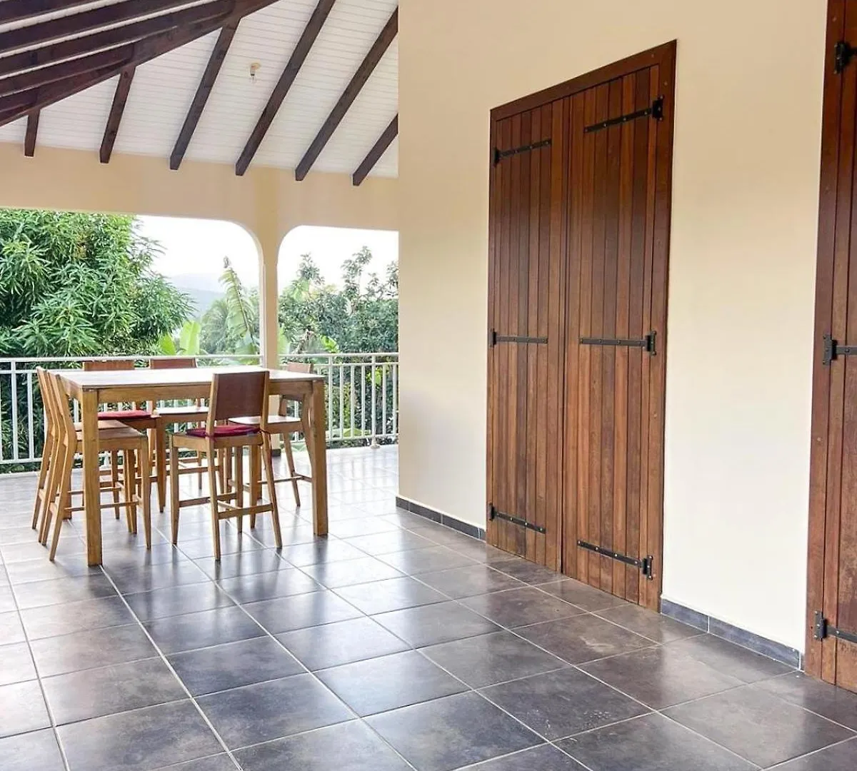 Villa Vato Lamentin 0*,  Guadeloupe